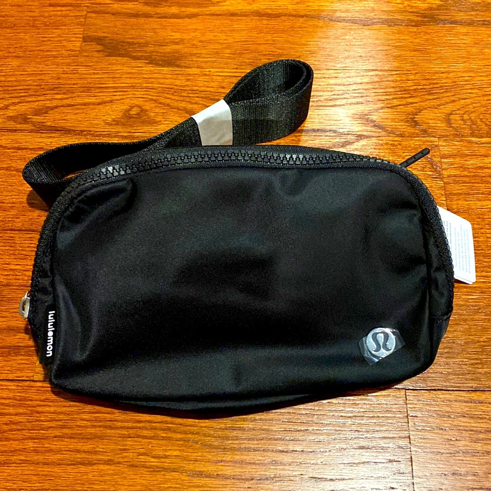 Lululemon everyday belt bag